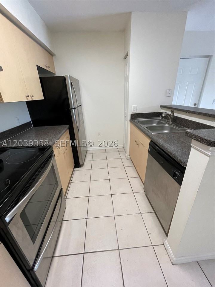 4081 San Marino Blvd #206 - Photo 2 of 12