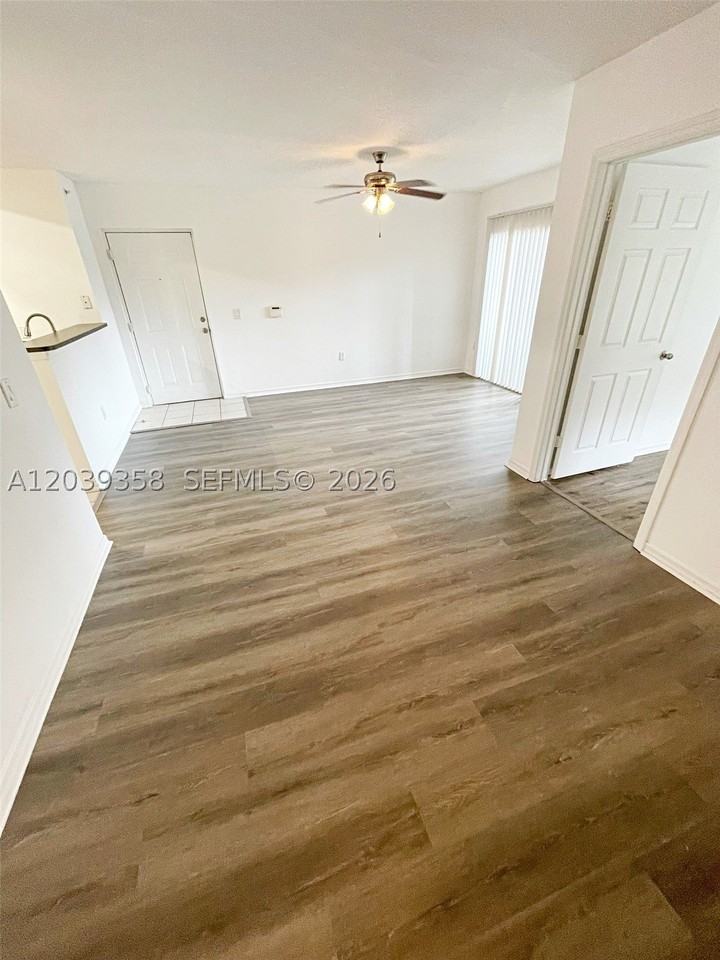 4081 San Marino Blvd #206 - Photo 3 of 12