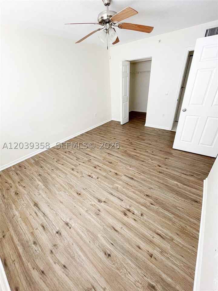4081 San Marino Blvd #206 - Photo 7 of 12