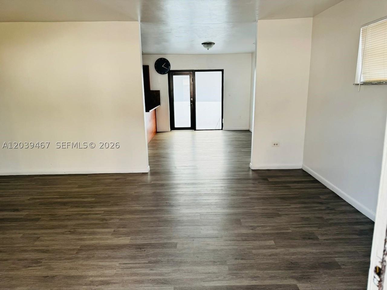 215 Nw 35th Ave #UP - Photo 4 of 18