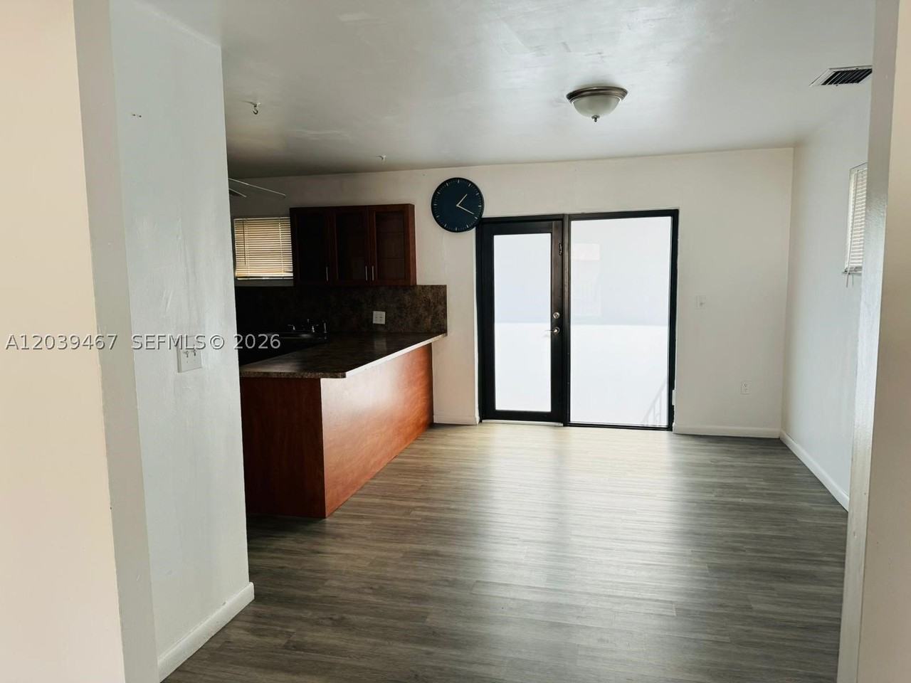 215 Nw 35th Ave #UP - Photo 7 of 18