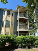 featured image of 246 Crosspointe Dr