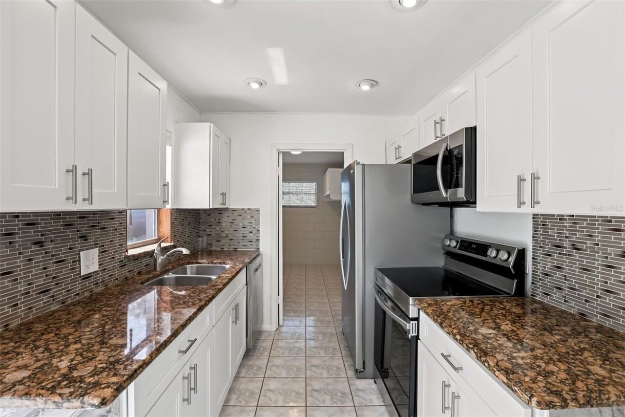 283 S 3rd St - Photo 6 of 28