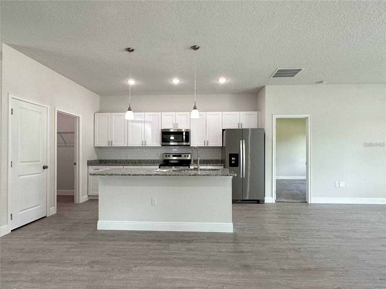 149 Maple Dr - Photo 6 of 31