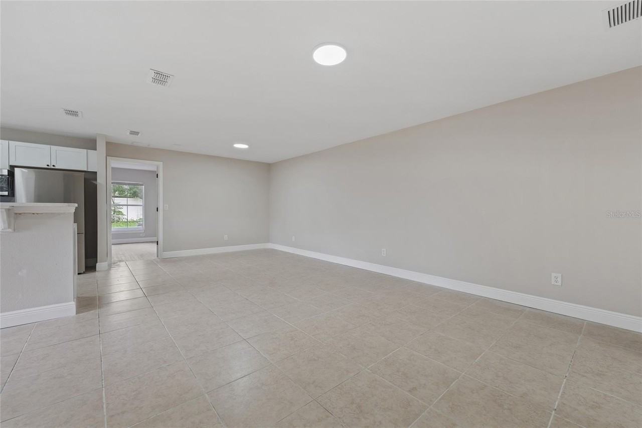 1440 Michigan Ave - Photo 4 of 23