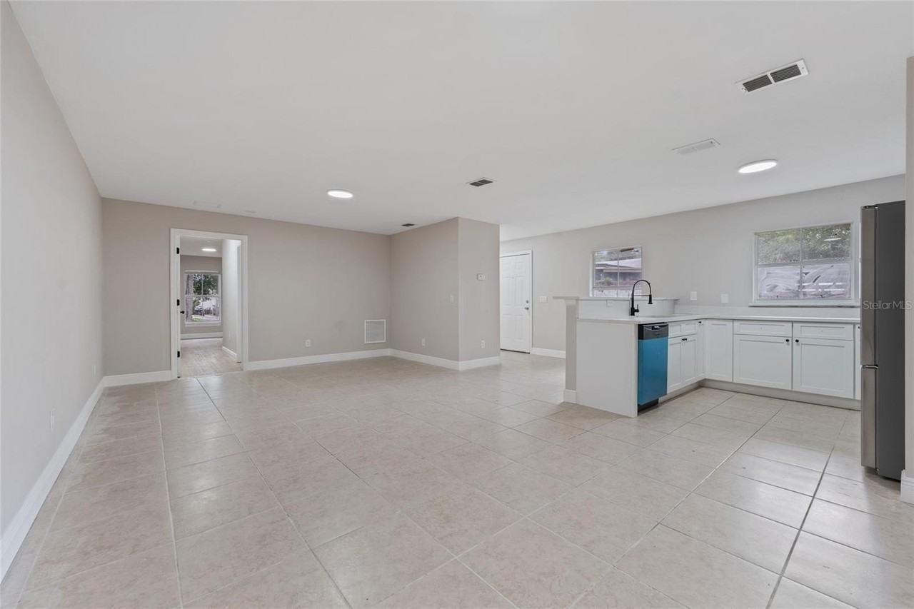1440 Michigan Ave - Photo 5 of 23