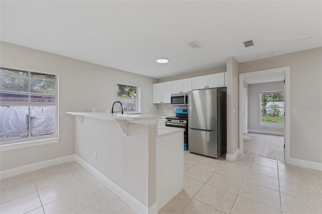 1440 Michigan Ave - Photo 6 of 23