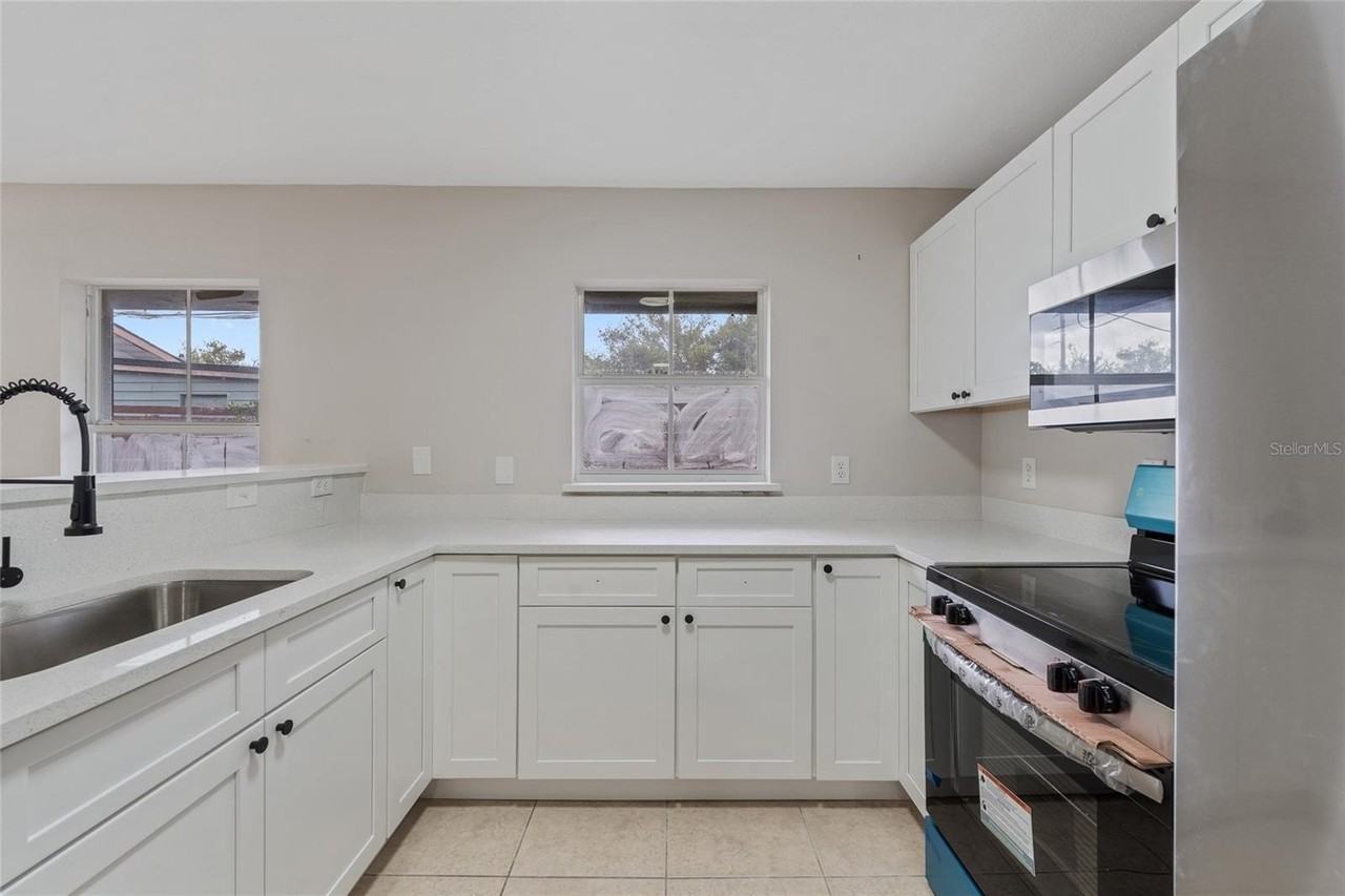 1440 Michigan Ave - Photo 7 of 23