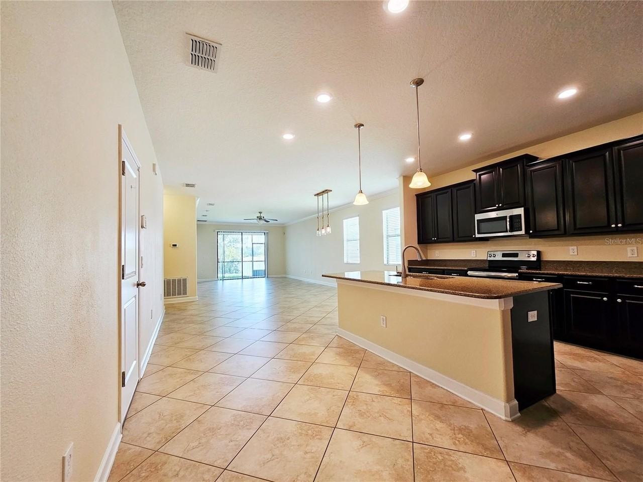 7468 Fairgrove Ave - Photo 5 of 32