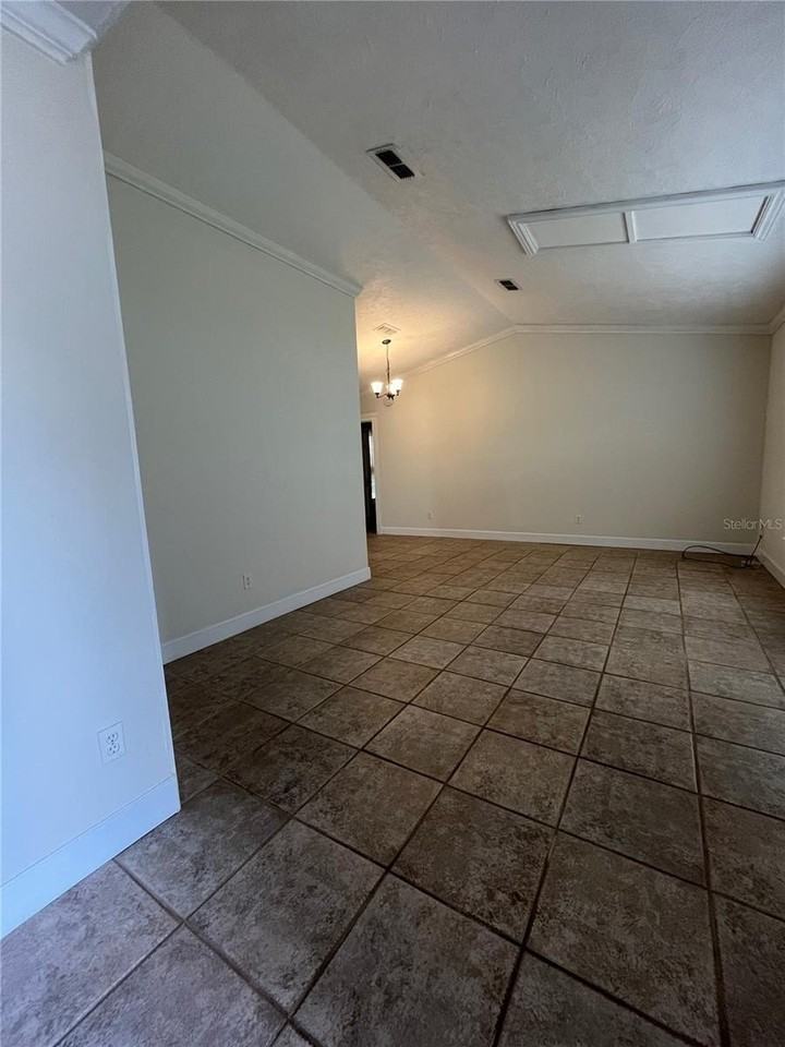 3222 Hammersmith Rd - Photo 2 of 31