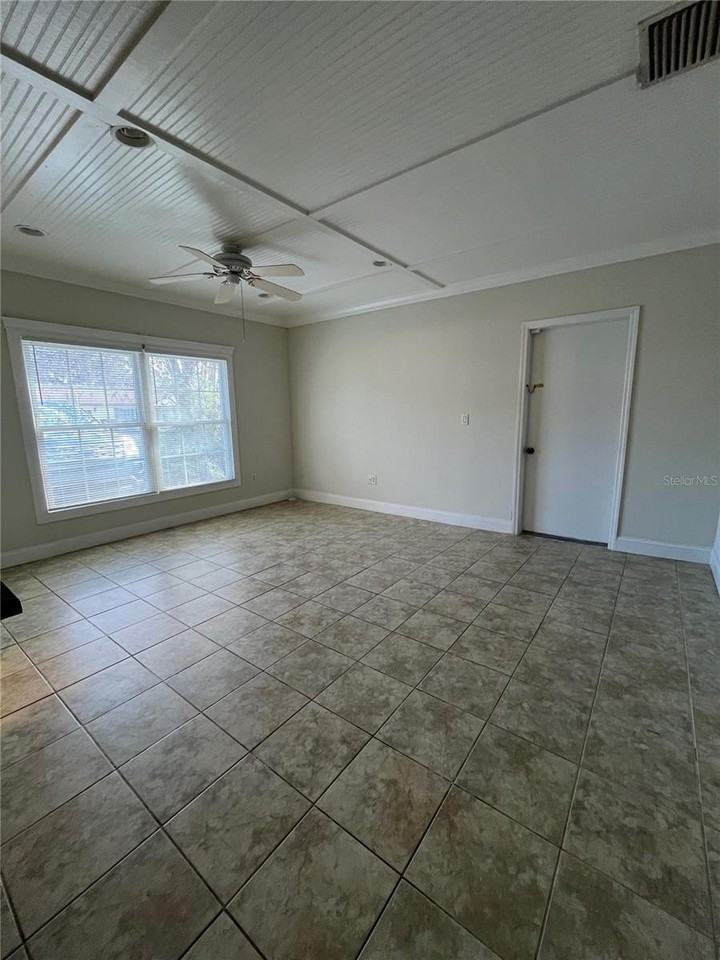 3222 Hammersmith Rd - Photo 5 of 31