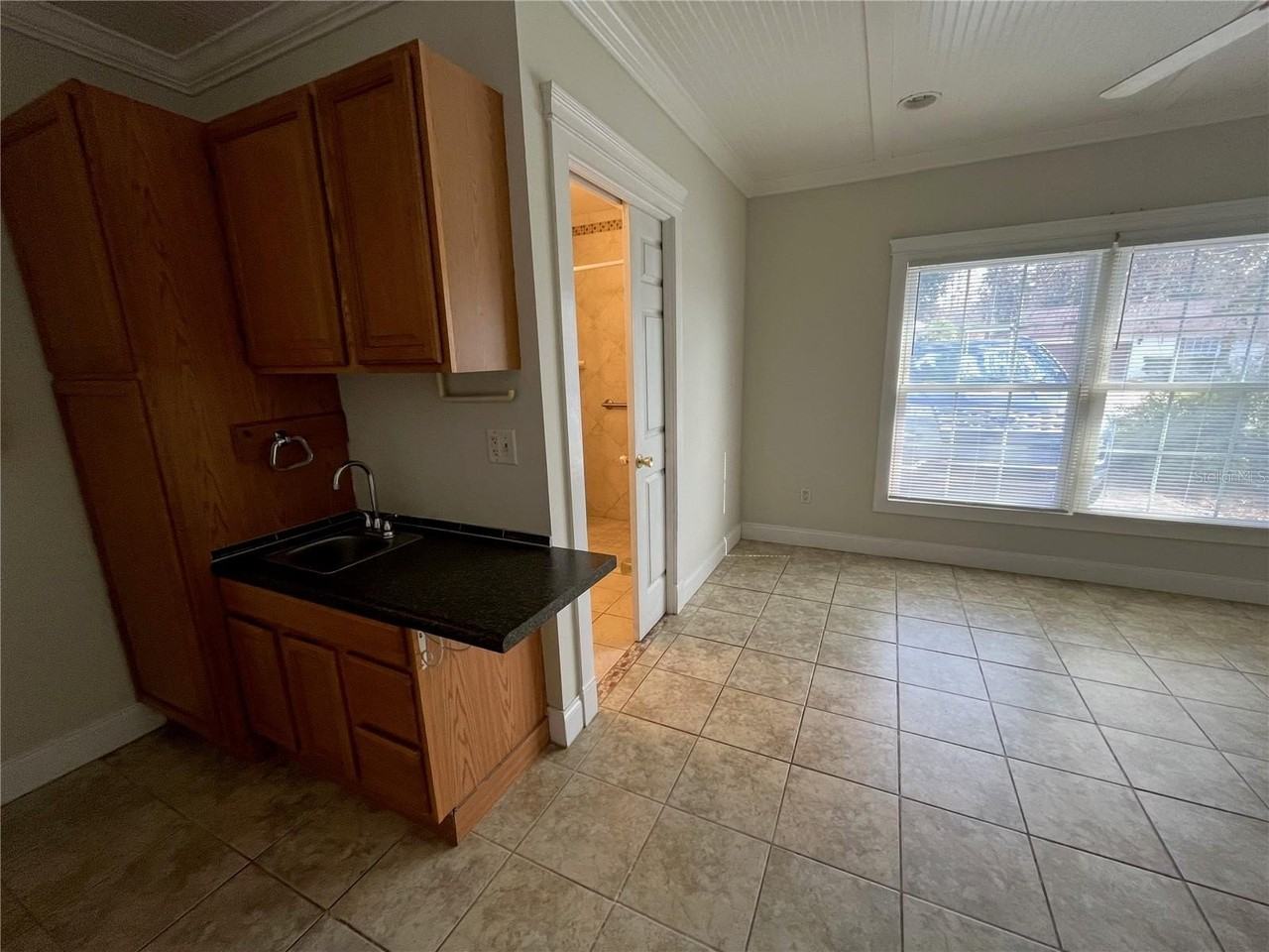 3222 Hammersmith Rd - Photo 6 of 31