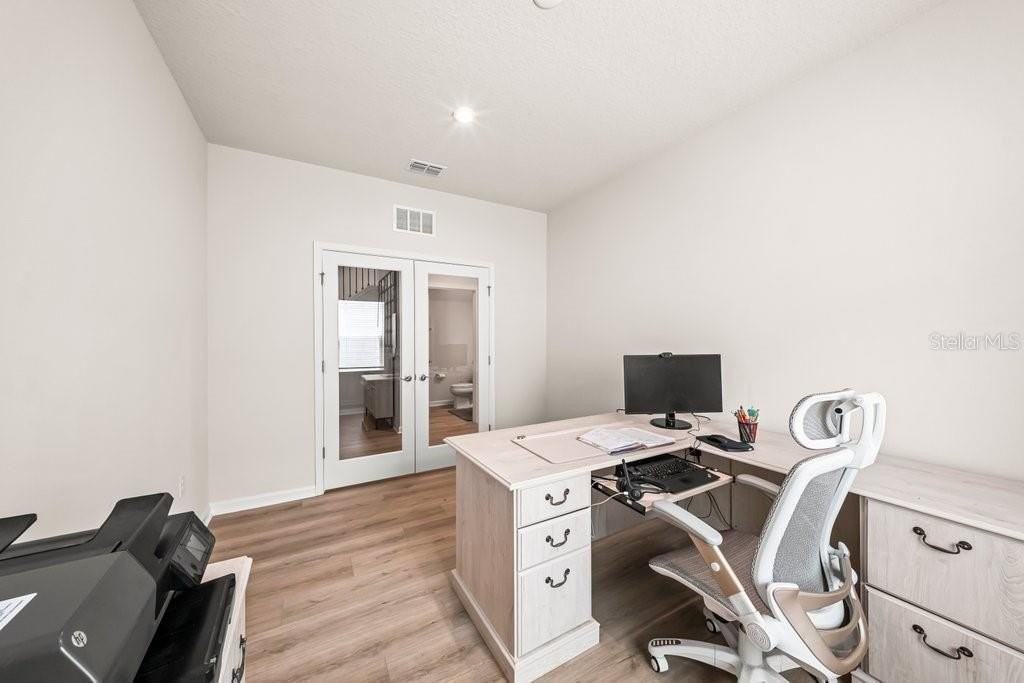 181 Tower Ct - Photo 4 of 50