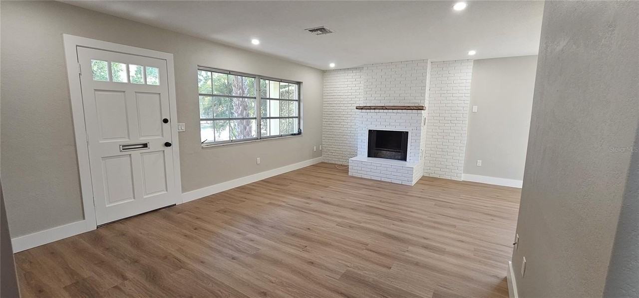5145 17th Ave N - Photo 2 of 13