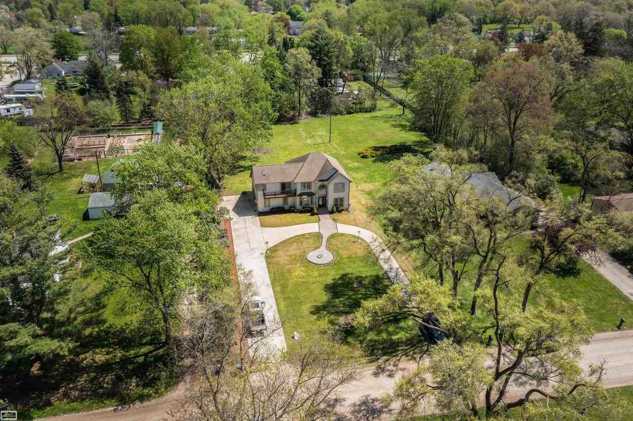 3129 Bendelow Rd - Photo 4 of 39