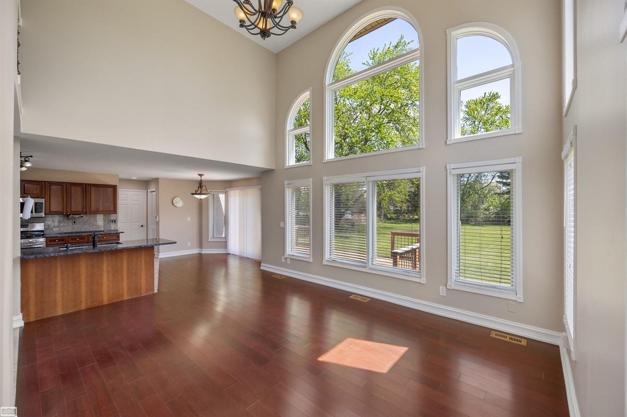 3129 Bendelow Rd - Photo 5 of 39