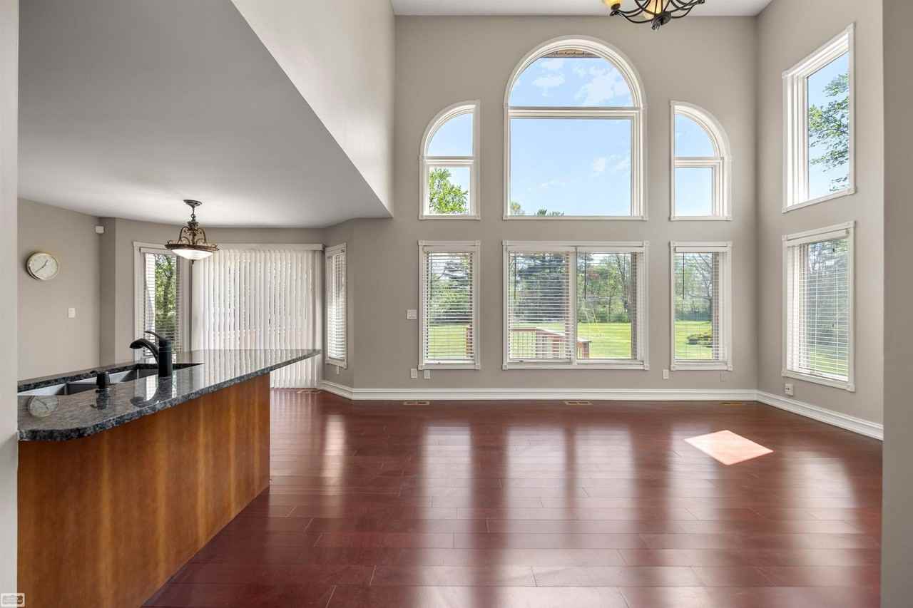 3129 Bendelow Rd - Photo 6 of 39