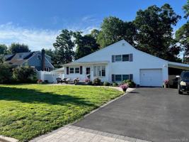 featured image of 16 Briaroot Dr