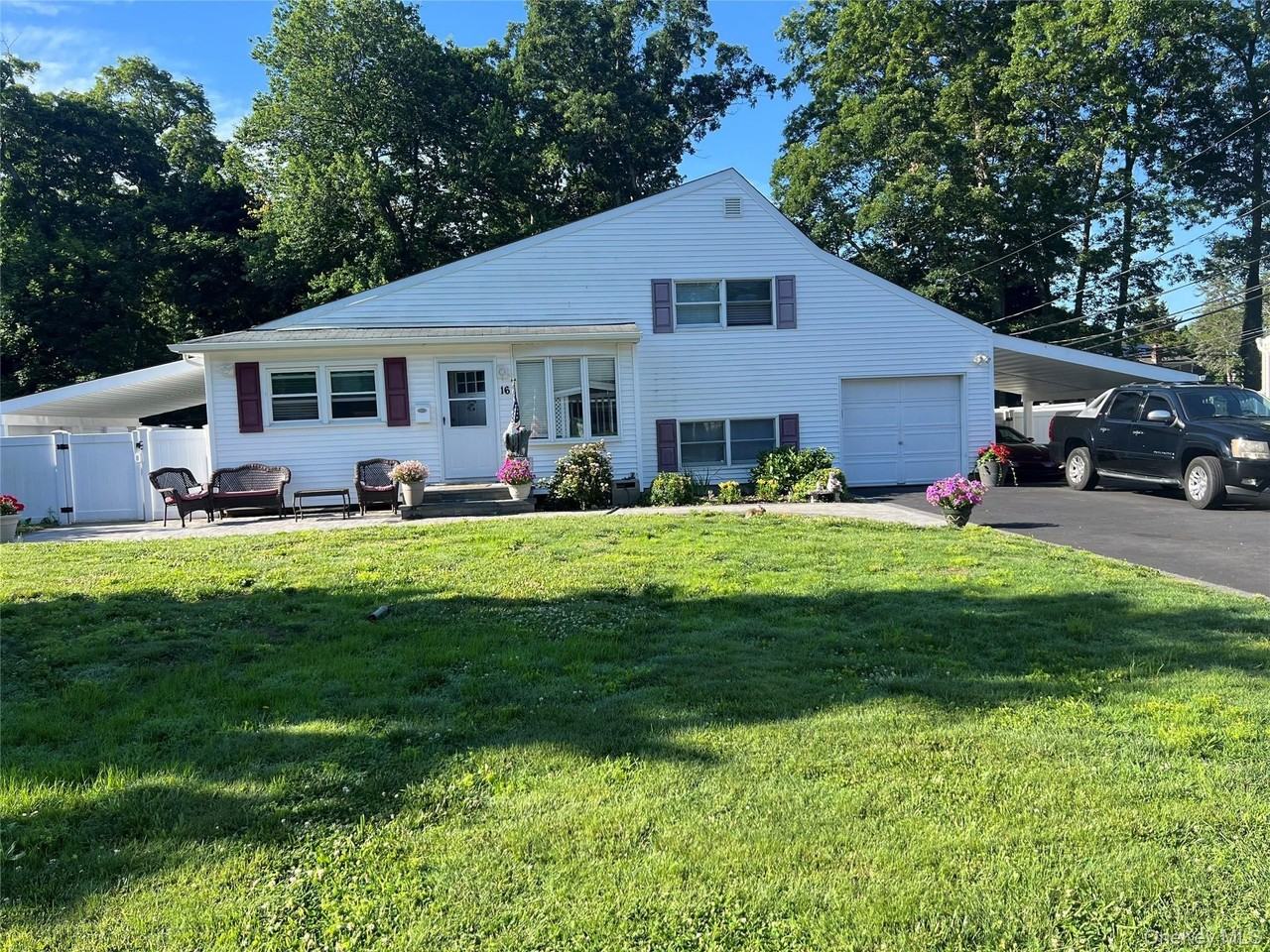 16 Briaroot Dr - Photo 2 of 10