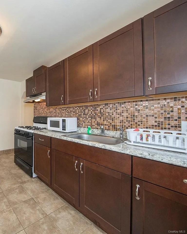 72 Pearsall Ave ## 74 - Photo 3 of 11