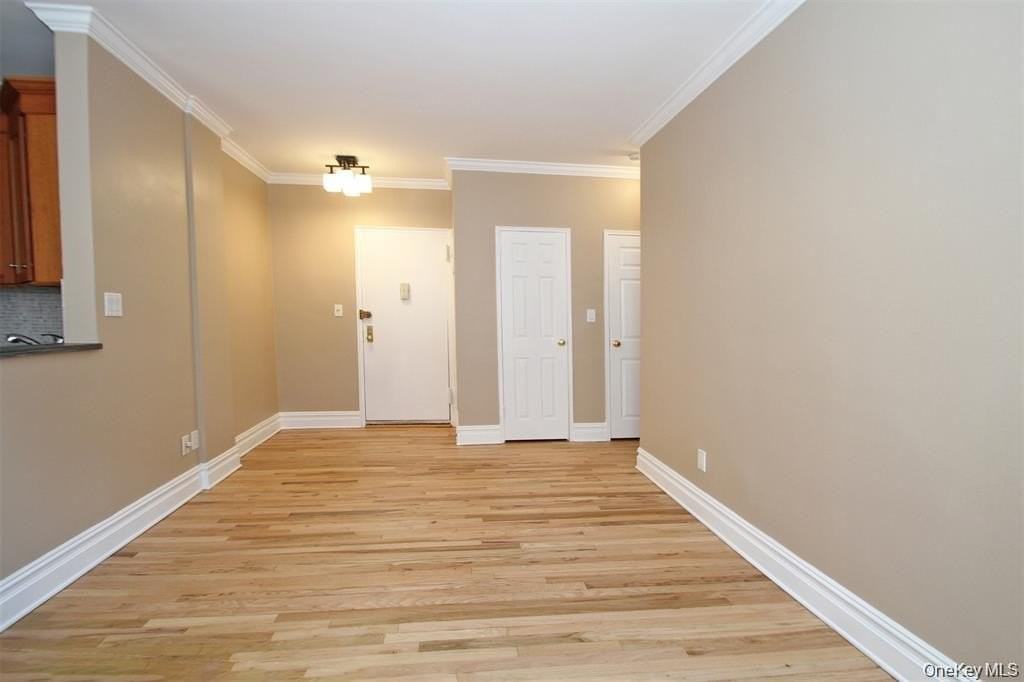 111 7th St #202 - Photo 5 of 14