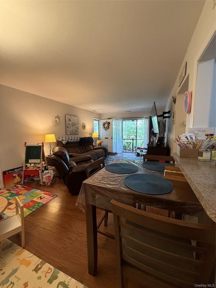 51 Santa Barbara Dr - Photo 4 of 12