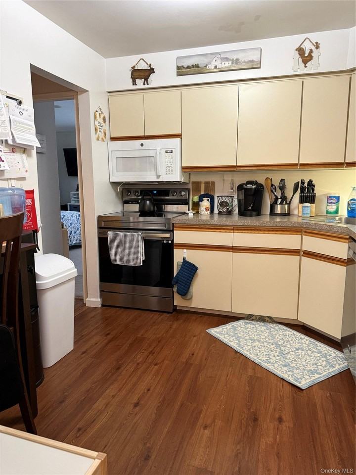 51 Santa Barbara Dr - Photo 6 of 12