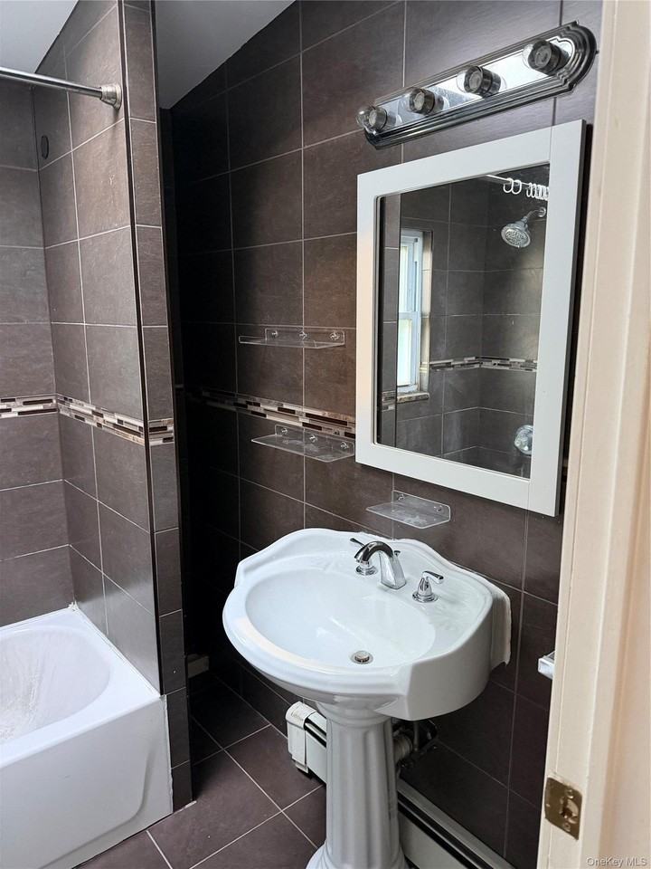 260 Toronto Ave - Photo 2 of 6