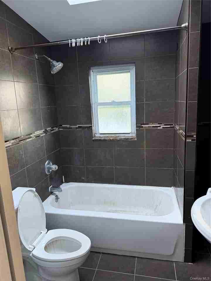 260 Toronto Ave - Photo 3 of 6