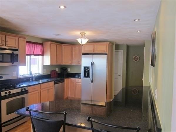 238A Albion St #A - Photo 2 of 12
