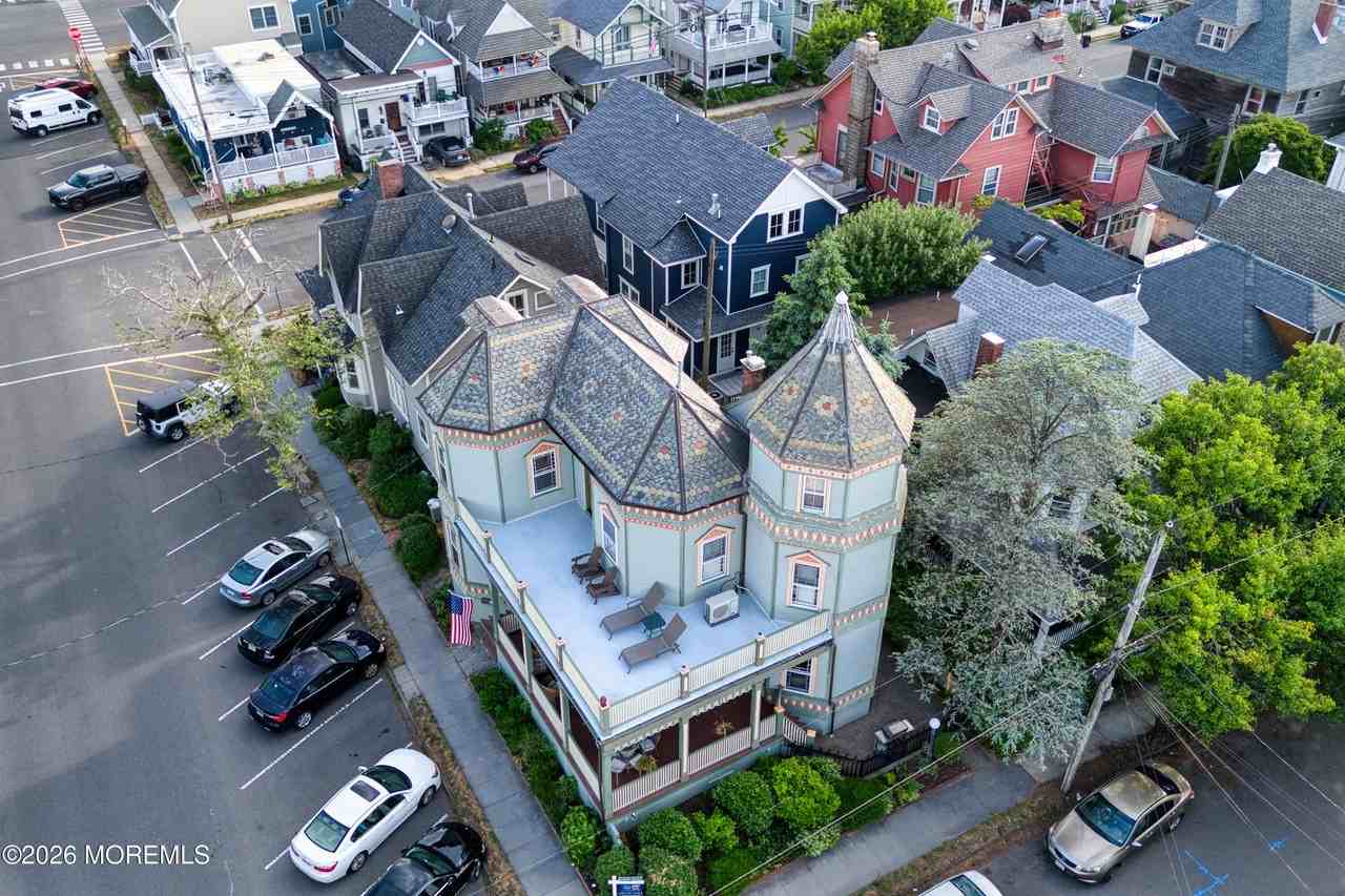 44 Webb Ave - Photo 2 of 37