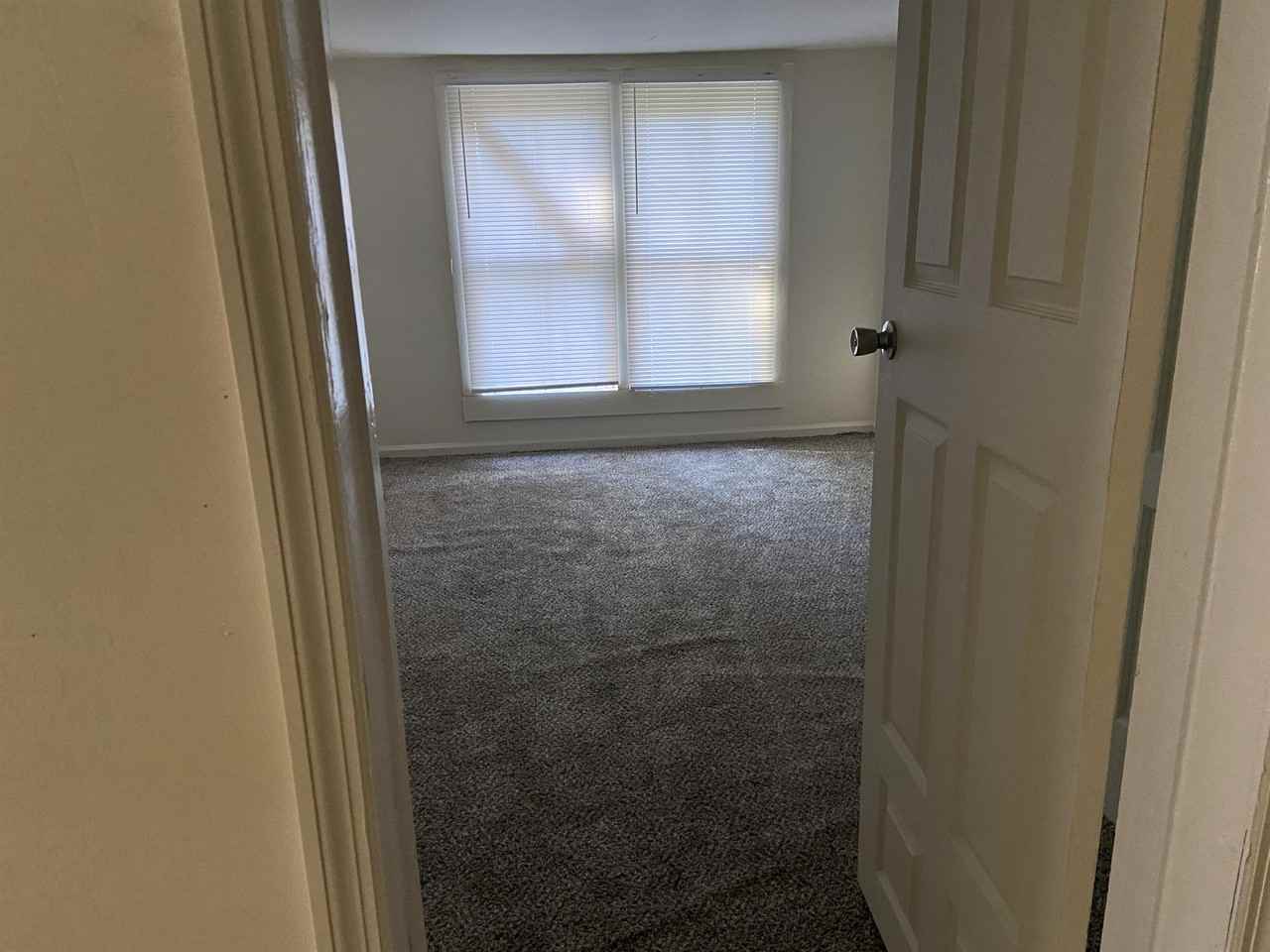 907 W Magnolia St #1 - Photo 2 of 8