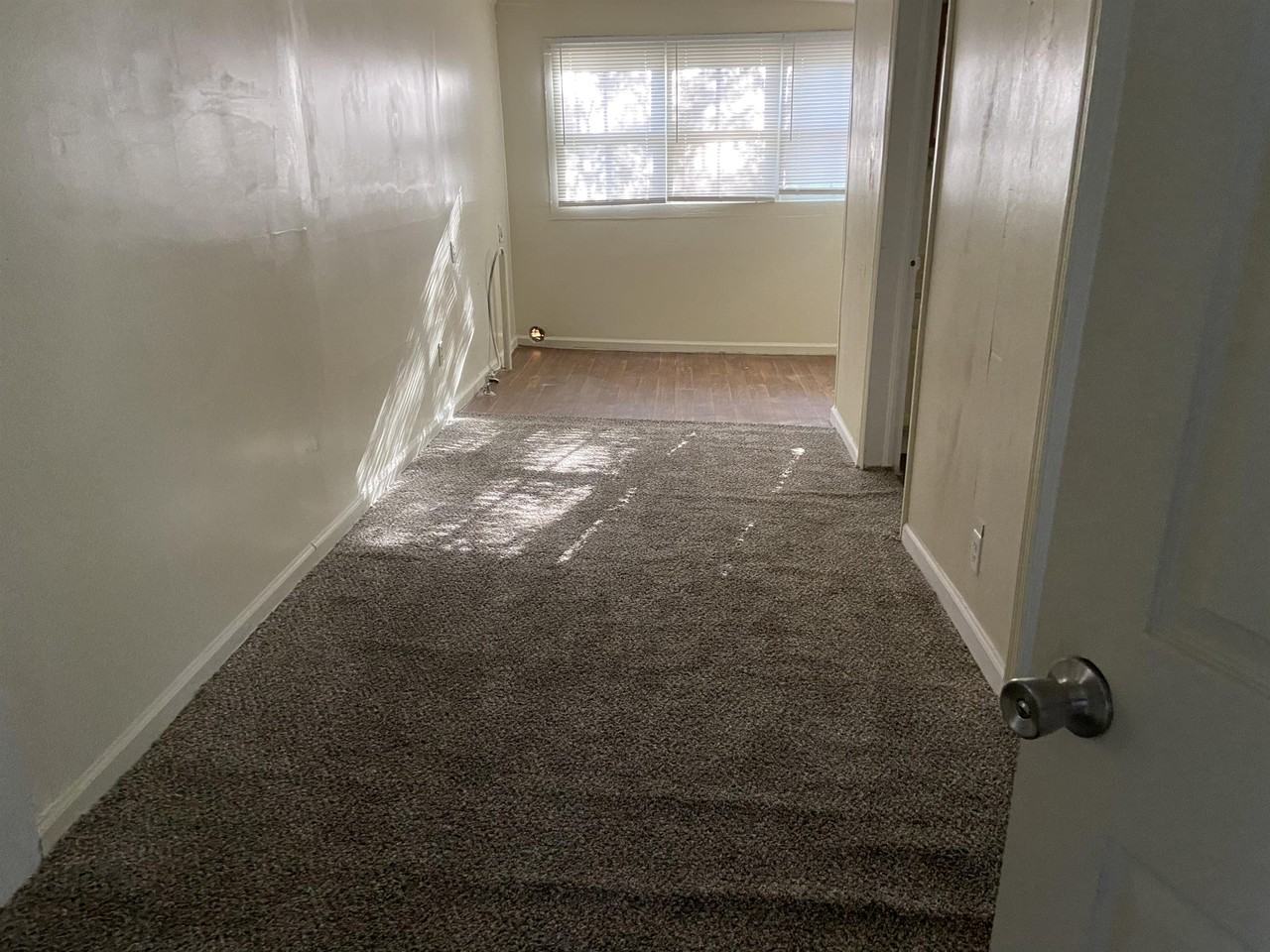 907 W Magnolia St #1 - Photo 4 of 8
