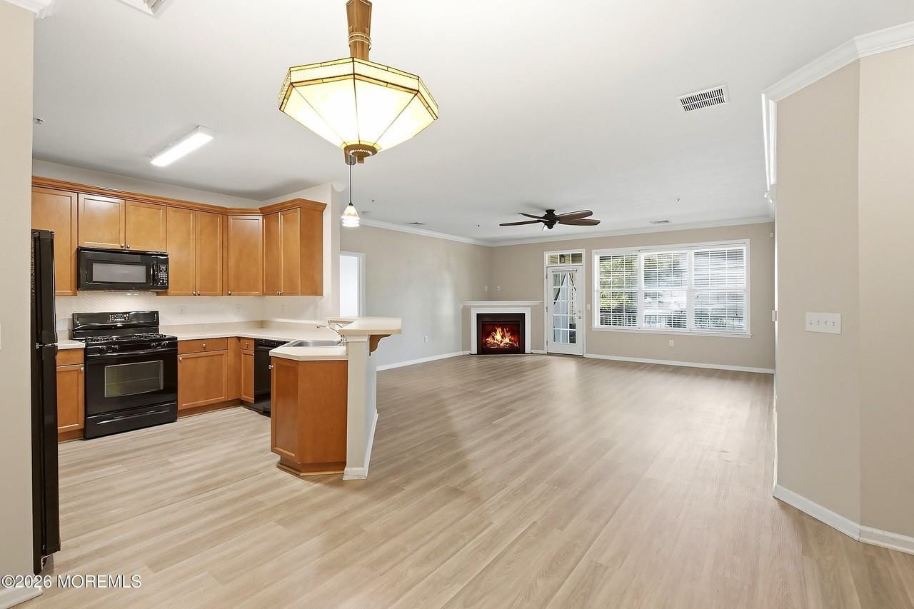 313 Mill Pond Way - Photo 3 of 16