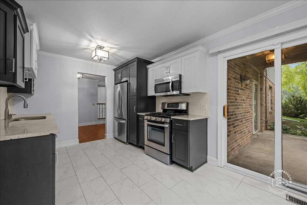 629 Dana Ct #B - Photo 6 of 11