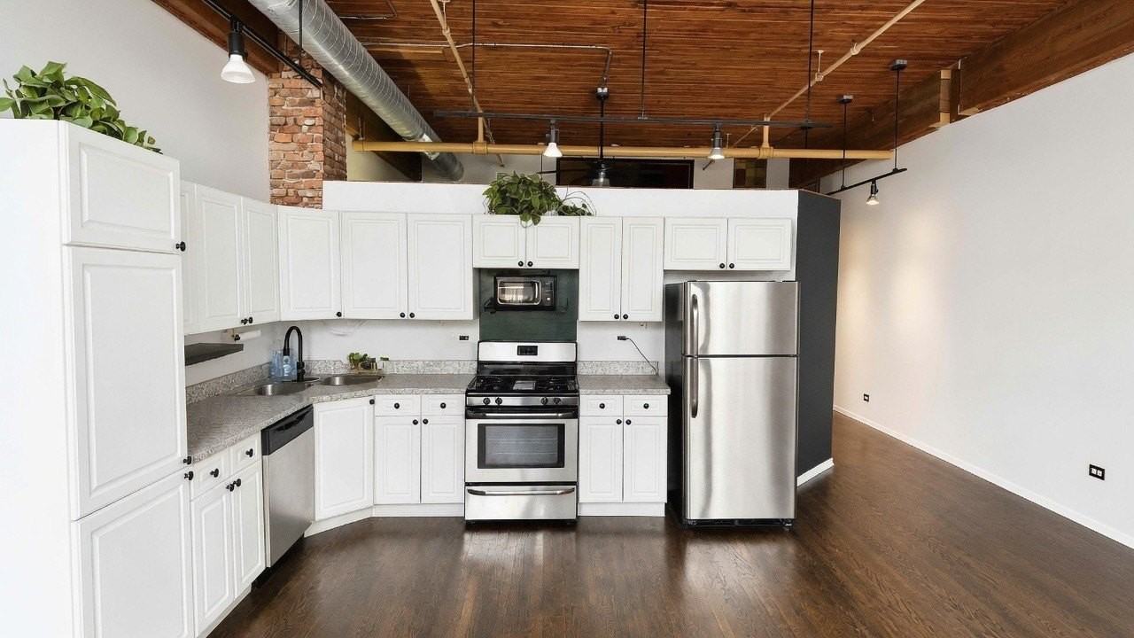 1801 S Michigan Ave #603 - Photo 2 of 11