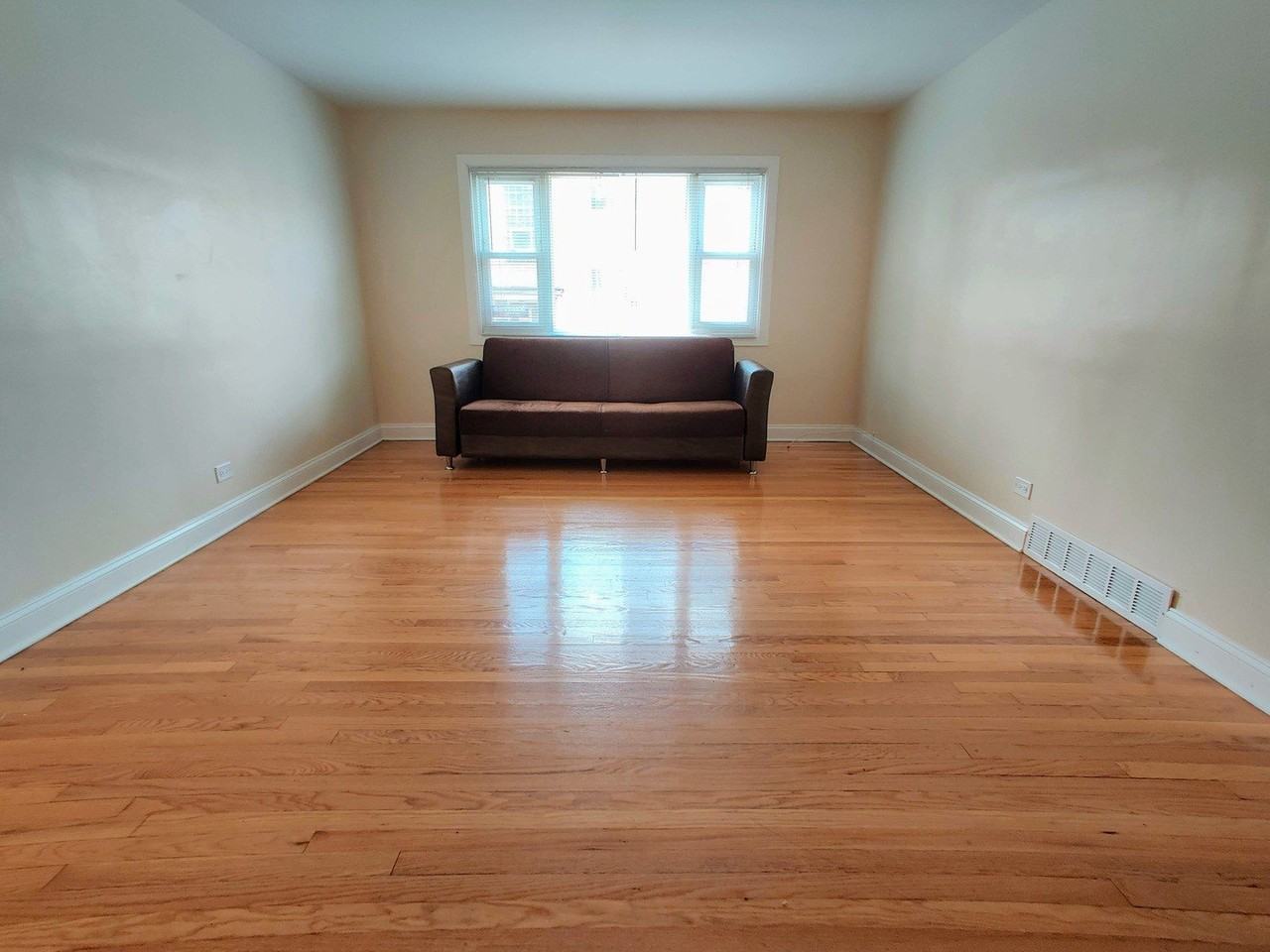 2435 W Balmoral Ave #1N - Photo 2 of 21
