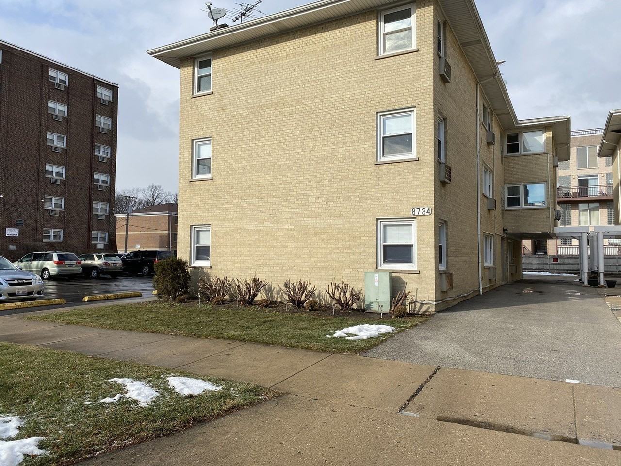8734 W Summerdale Ave #1S