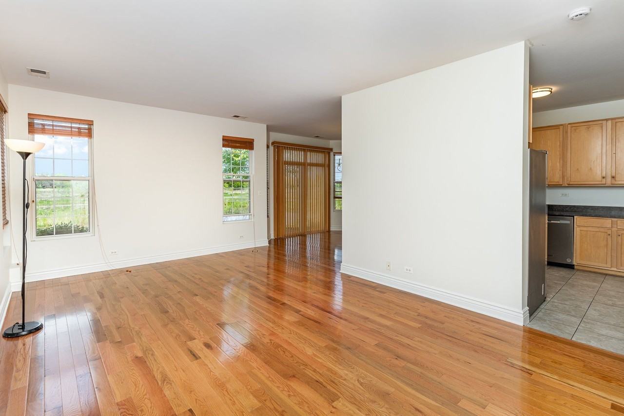593 Springbrook Trl N - Photo 2 of 15