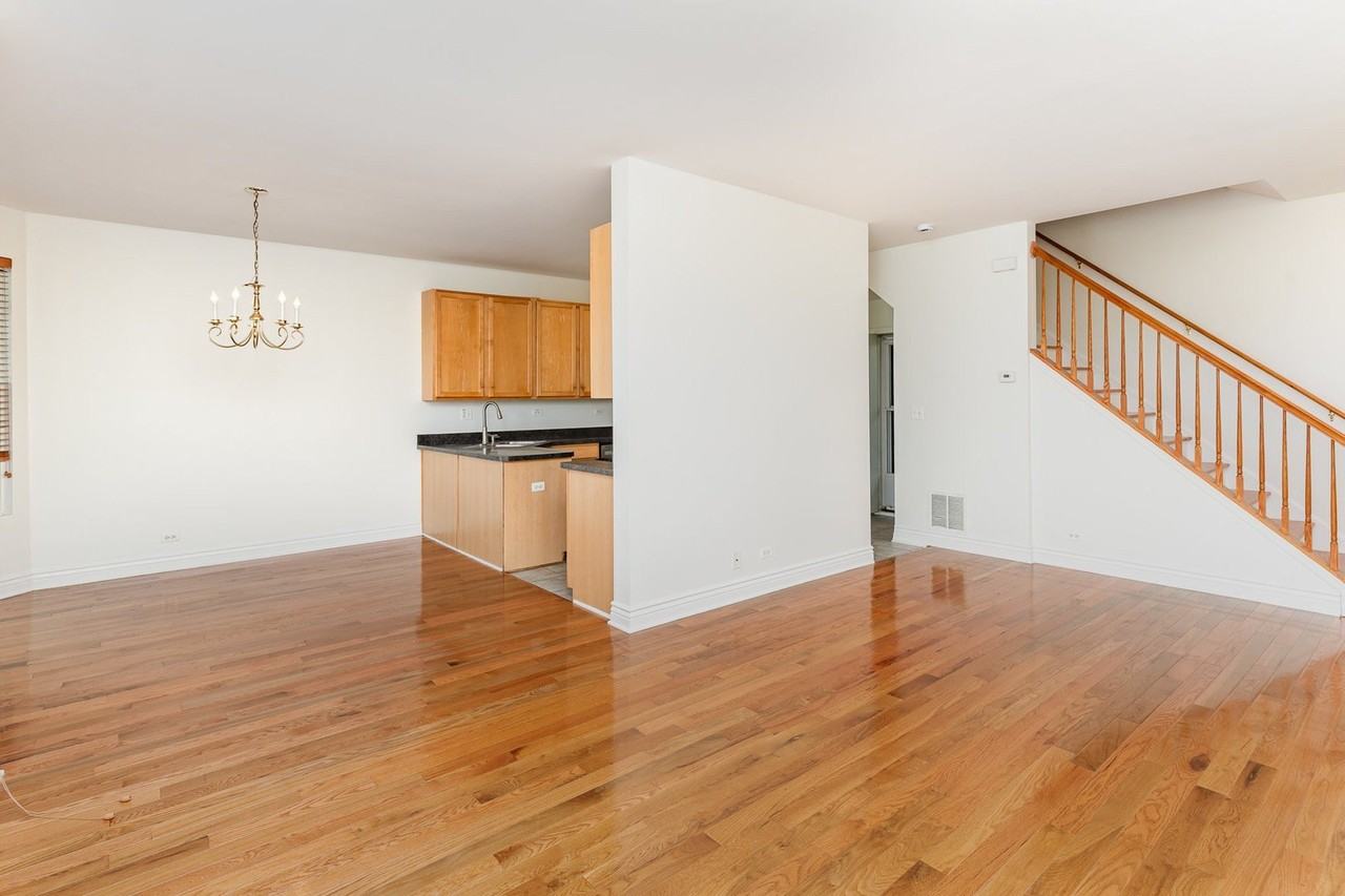 593 Springbrook Trl N - Photo 3 of 15