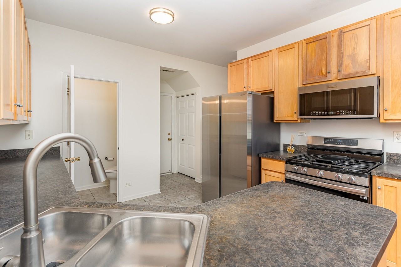 593 Springbrook Trl N - Photo 5 of 15