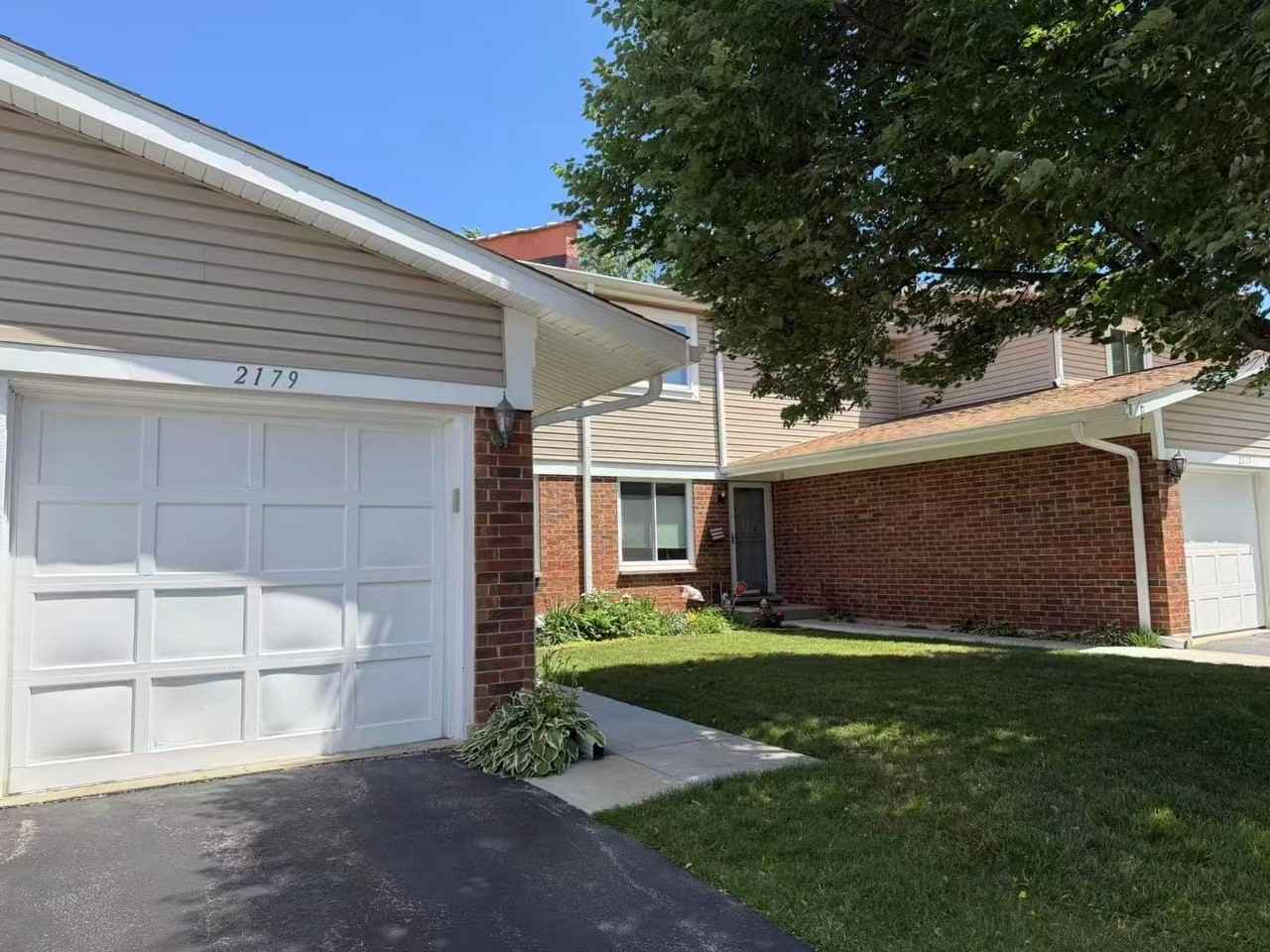 2179 N Queensburg Ln - Photo 2 of 25
