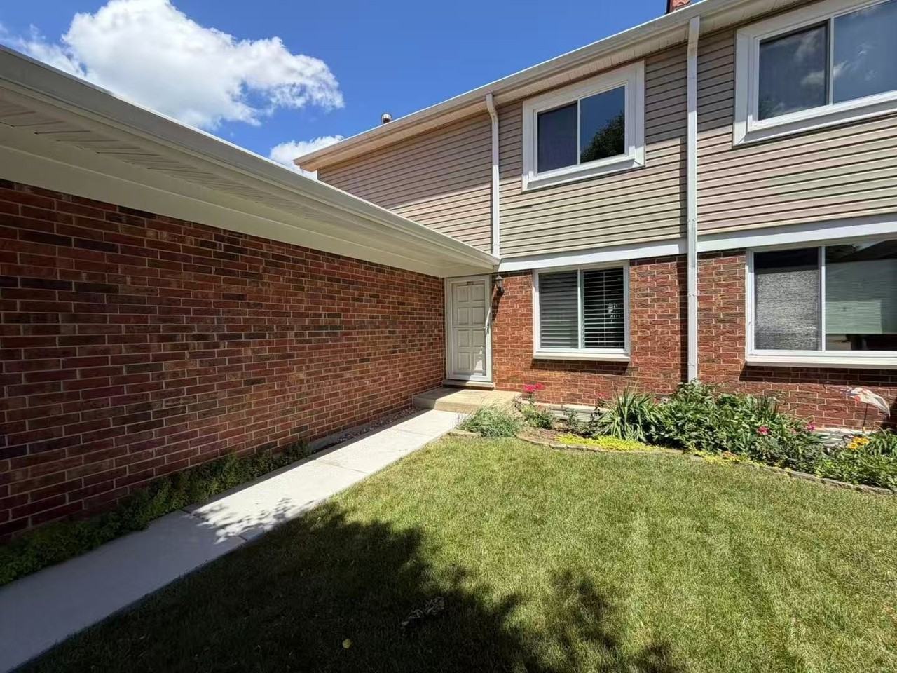 2179 N Queensburg Ln - Photo 3 of 25