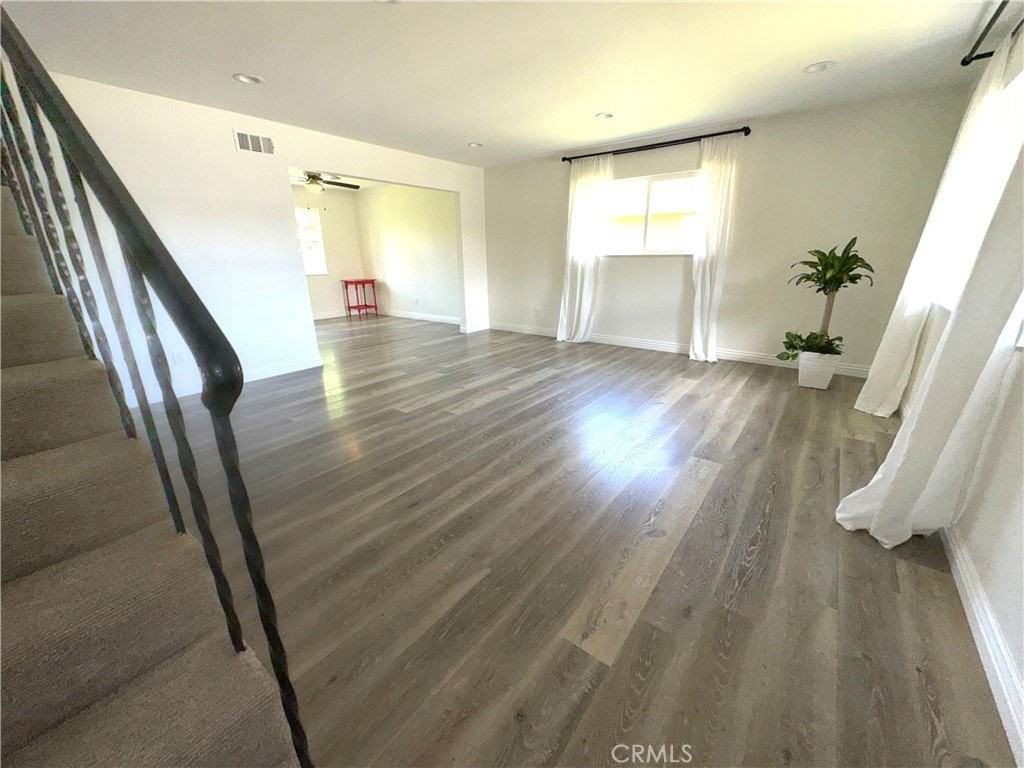 6911 Laurelhurst Dr - Photo 3 of 18