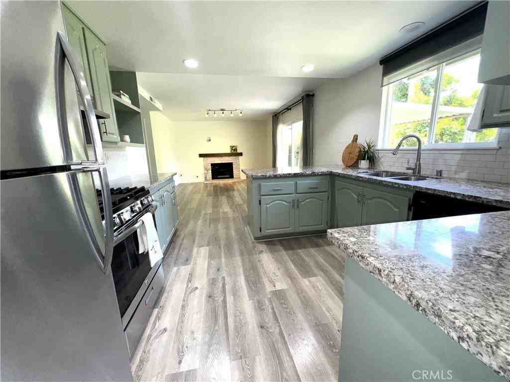6911 Laurelhurst Dr - Photo 5 of 18