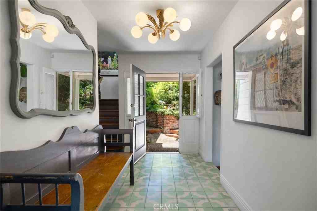 3704 Prestwick Dr - Photo 5 of 50
