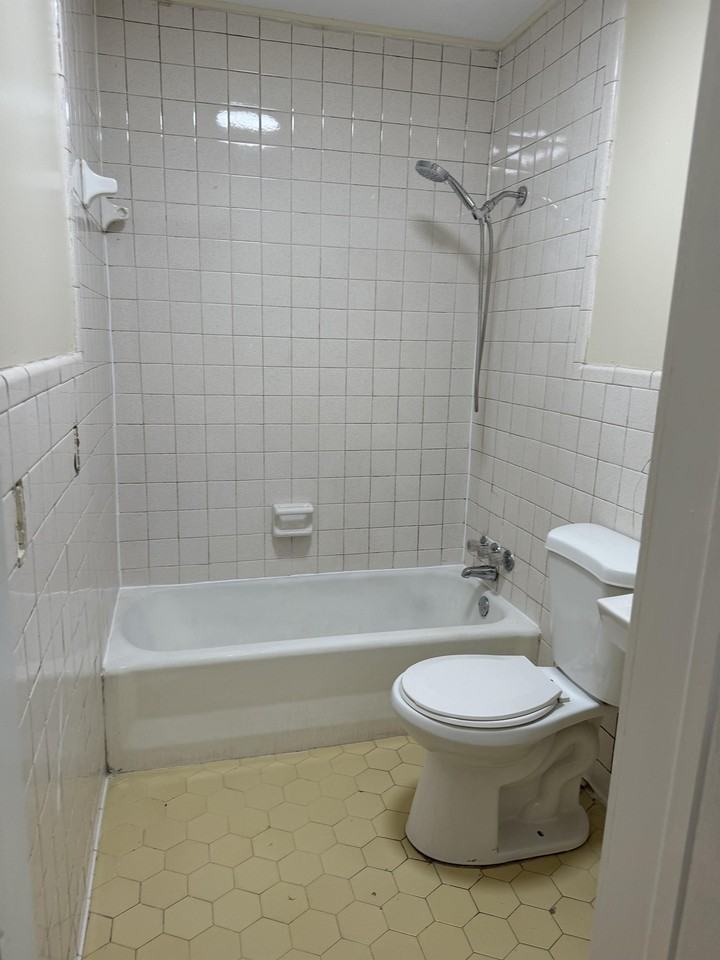 606 Cypress St #1 - Photo 5 of 7