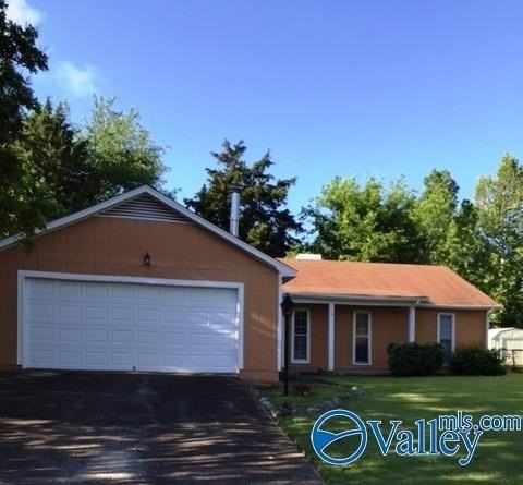 1027 Sharpsburg Dr Se - Photo 2 of 14