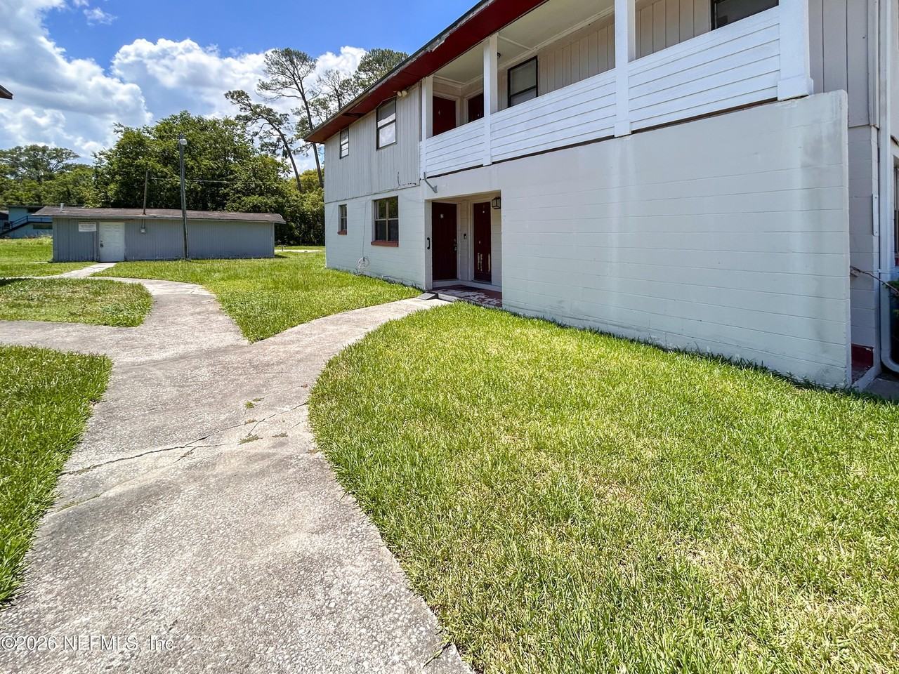 1130 Woodruff Ave #2 - Photo 2 of 19