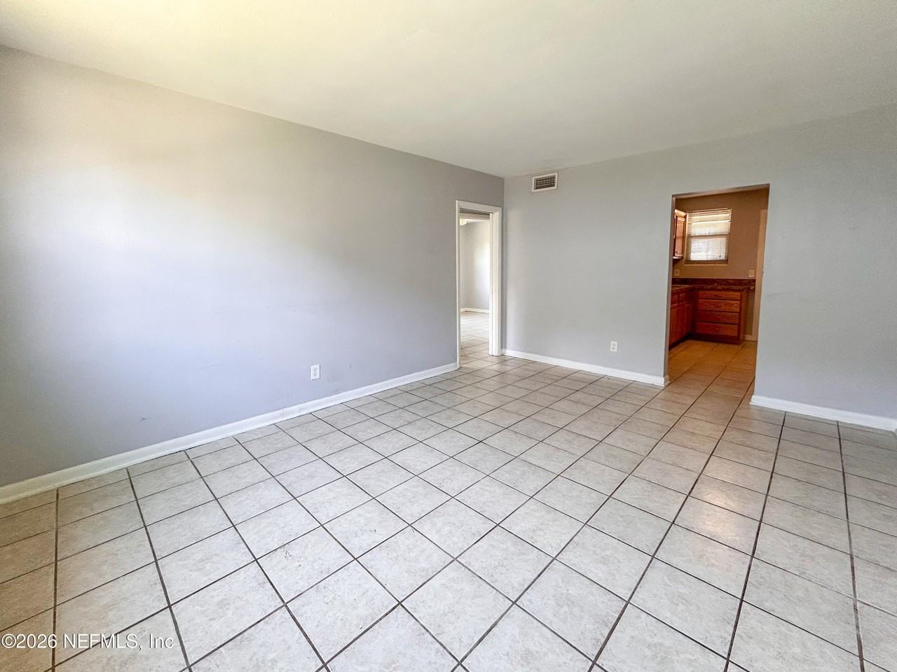 1130 Woodruff Ave #2 - Photo 5 of 19